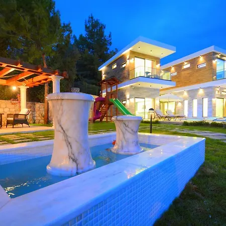Villa Korunakli Avangard Islamlar (Mediterranean)